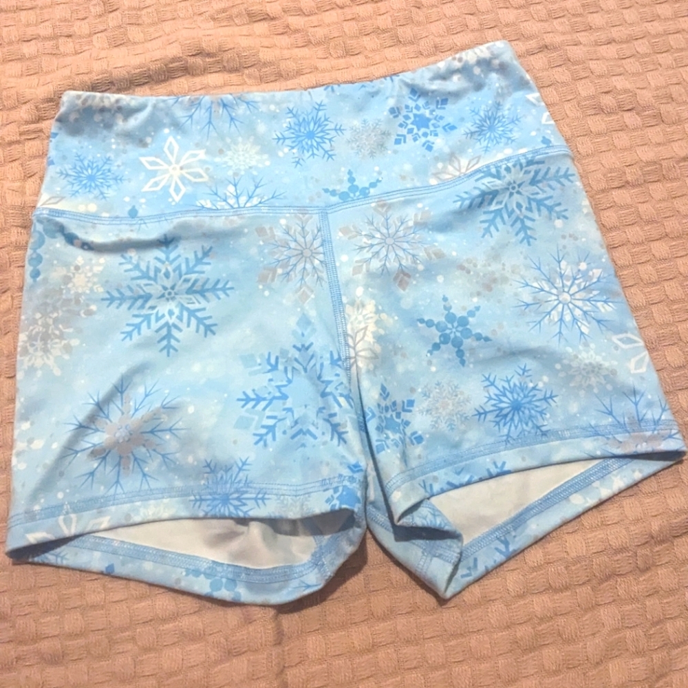 Fleo snowflake shorts
